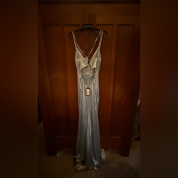 Elegant Light Blue Evening Gown - Picture 3 of 4